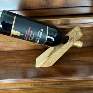 Beautiful wine bottle holder crafted out of hardwood